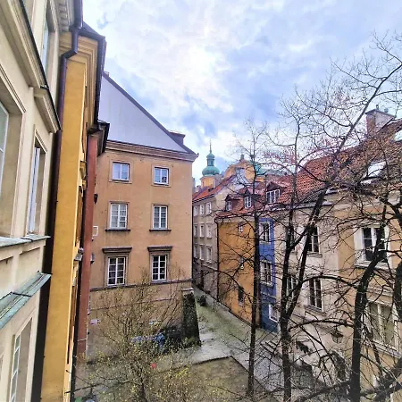 J&w Swietojanska Guest house Warsaw