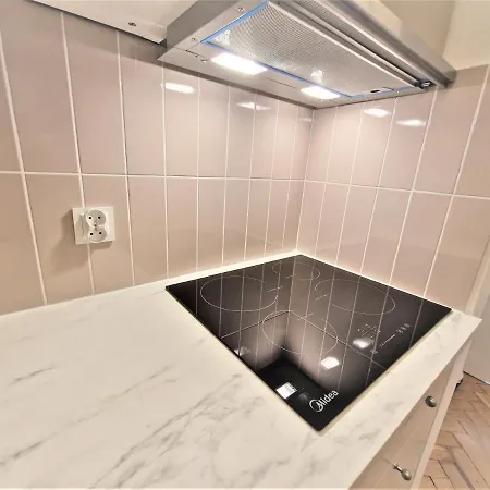 J&w Swietojanska ワルシャワ