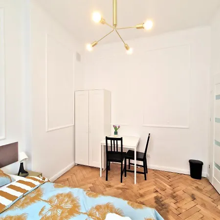 J&w Swietojanska Guest house Warsaw