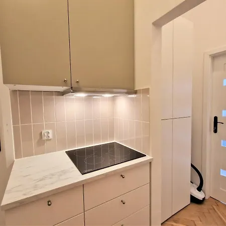 J&w Swietojanska ゲストハウス ワルシャワ