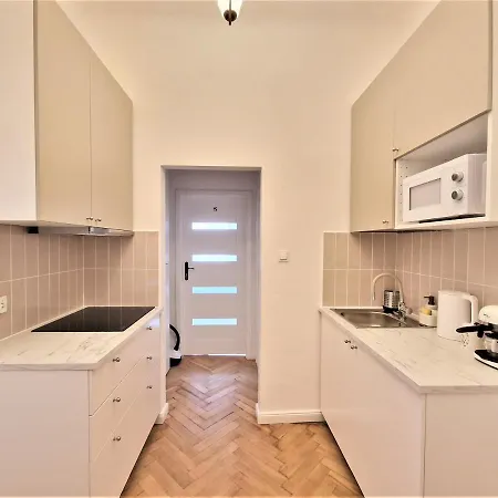 J&w Swietojanska Guest house Warsaw